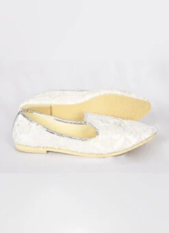 White Raw Silk Embroidered Work Mojri 5 White Raw Silk Embroidered Work Mojri -Mahra Clothing Shop White Raw Silk Embroidered Work Mojri MFWMRG3 b