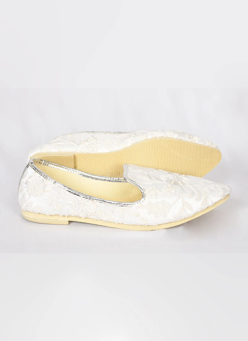 White Raw Silk Embroidered Work Mojri 3 White Raw Silk Embroidered Work Mojri - Image 3
